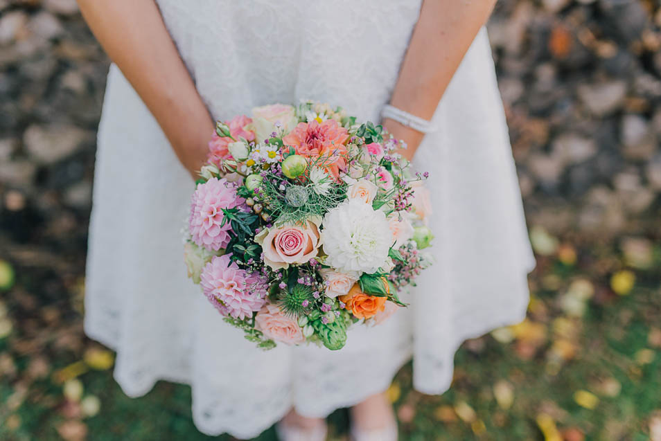 Brautstrauss mit bunten Blumen