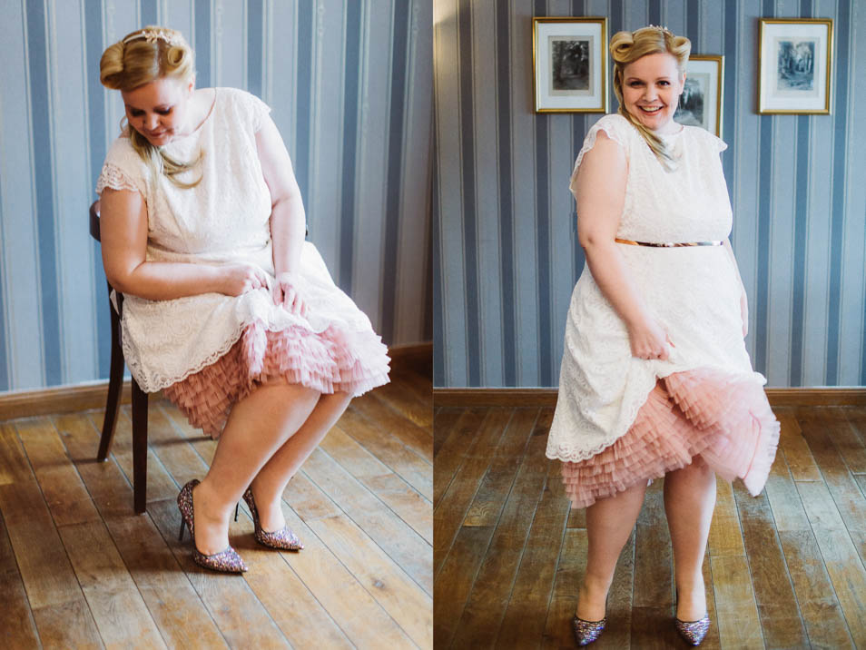 Plus Size Braut mit kurzem Brautkleid und Petticoat