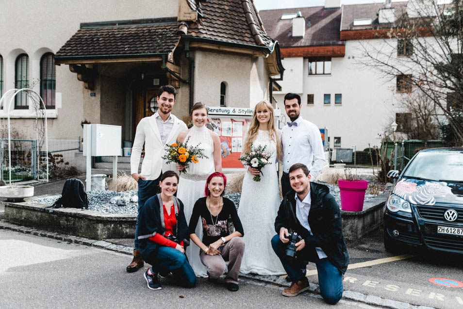 Unsere zwei Brautkleider in Zürich, hier mit dem ganzen Fotoshoot-Team!