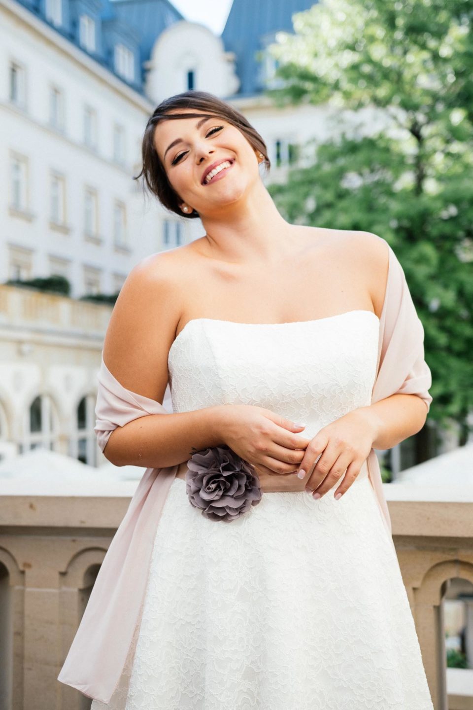 Plus Size Brautkleid Smilla schulterfrei mit Stola