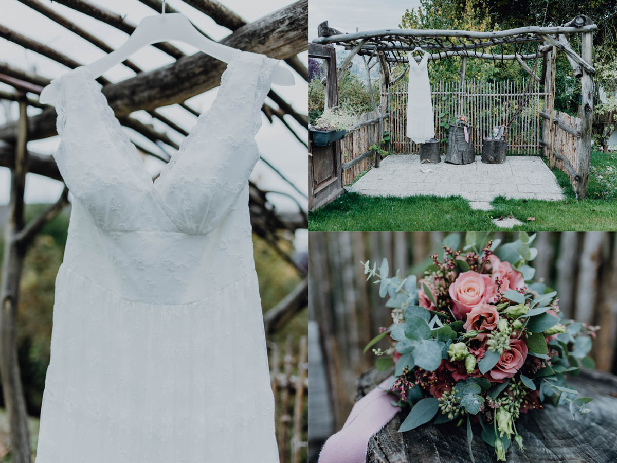 Hippie Hochzeitskleid hängt im Garten