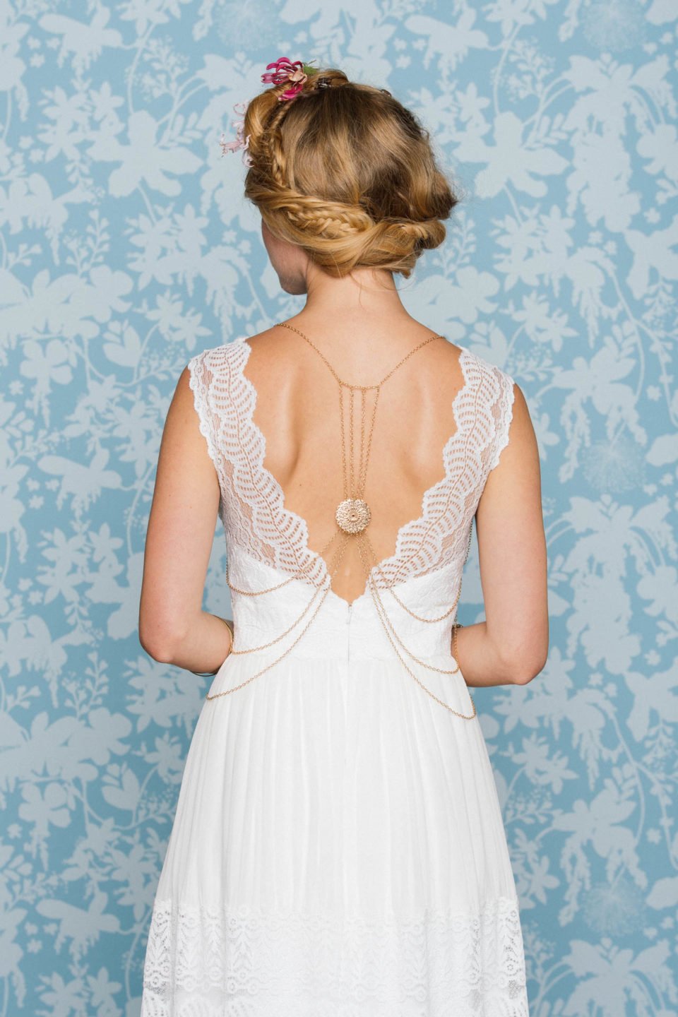 Boho Hochzeitskleid mit Rückenkette