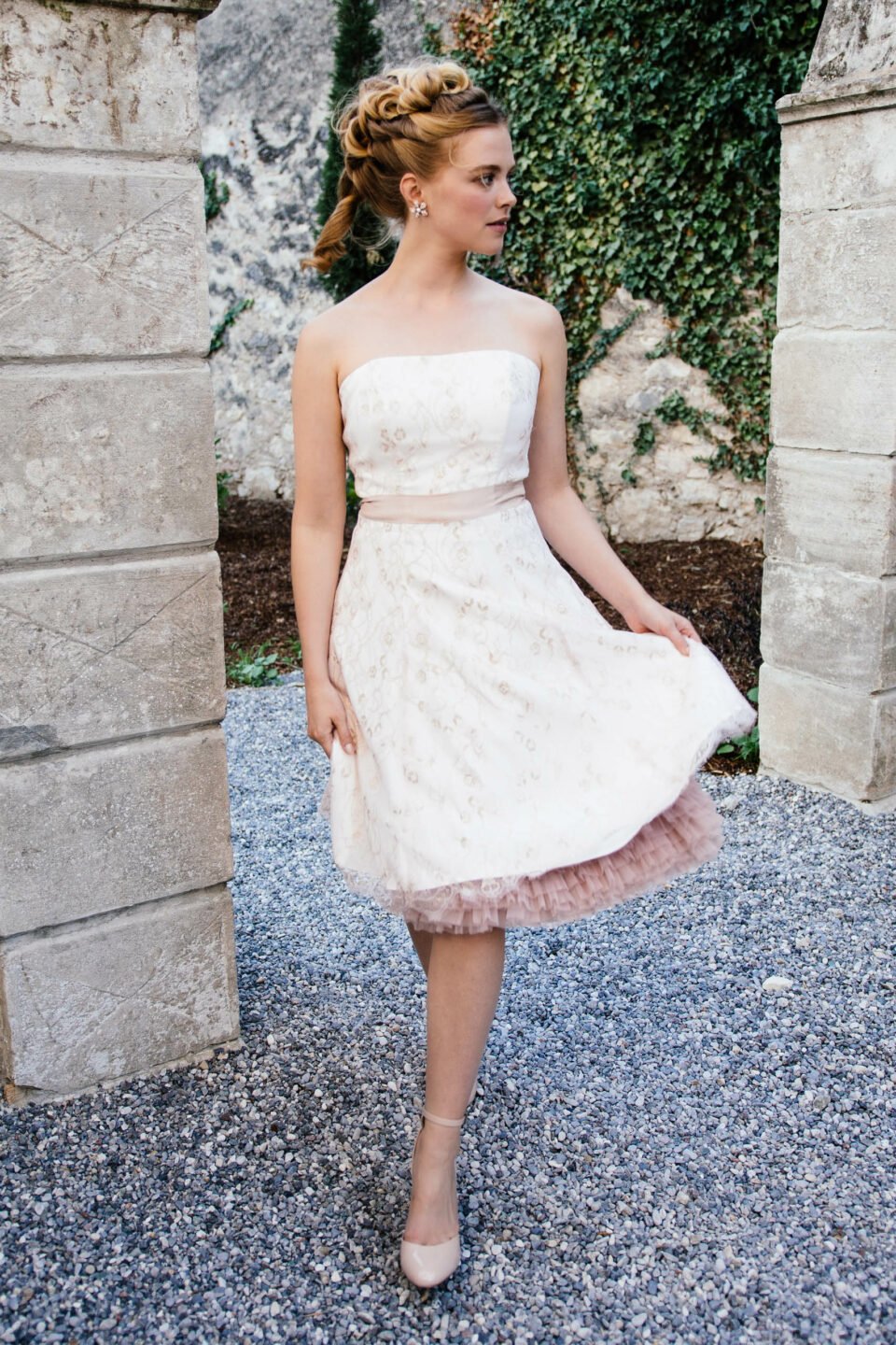 Kurzes Brautkleid Rosa Becky mit schwingendem Petticoat