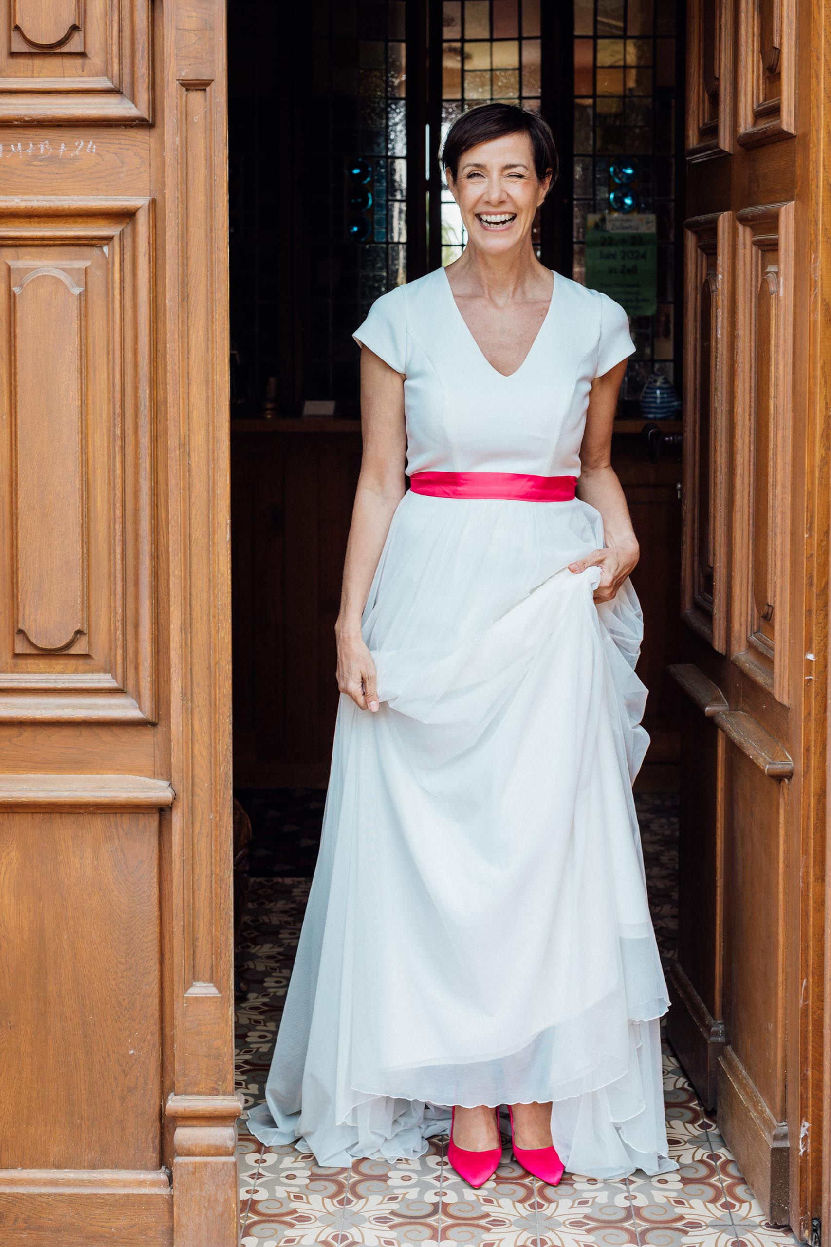 KUESSdieSASHA – elegantes Brautkleid ohne Korsett für eine selbstbewusste, reife Braut