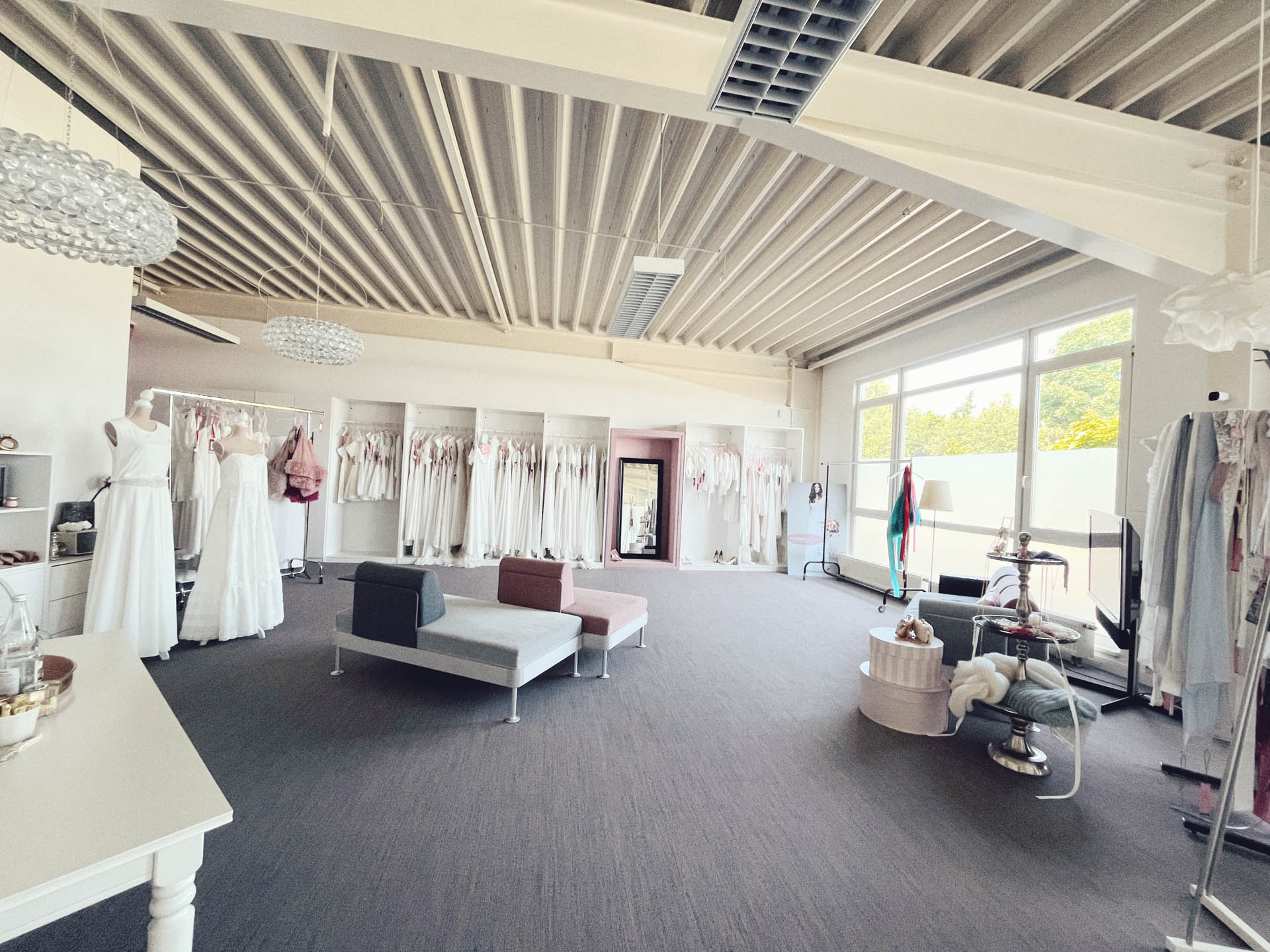Brautmoden Outlet mit Brautkleider Sale