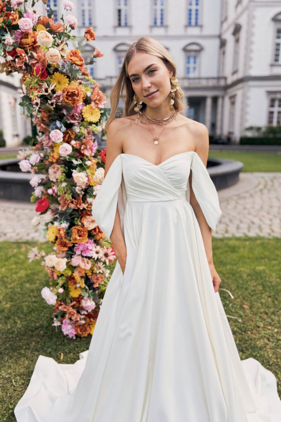 Off-Shoulder Hochzeitskleid