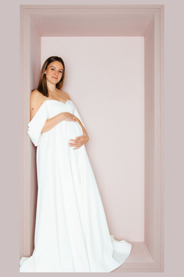 schwangere Braut in Alternative zum Umstandsbrautkleid