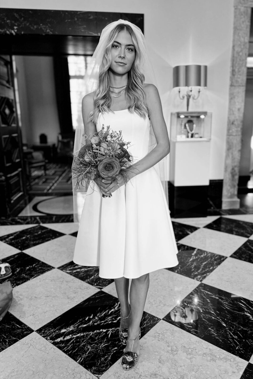 schlichtes Brautkleid kurz