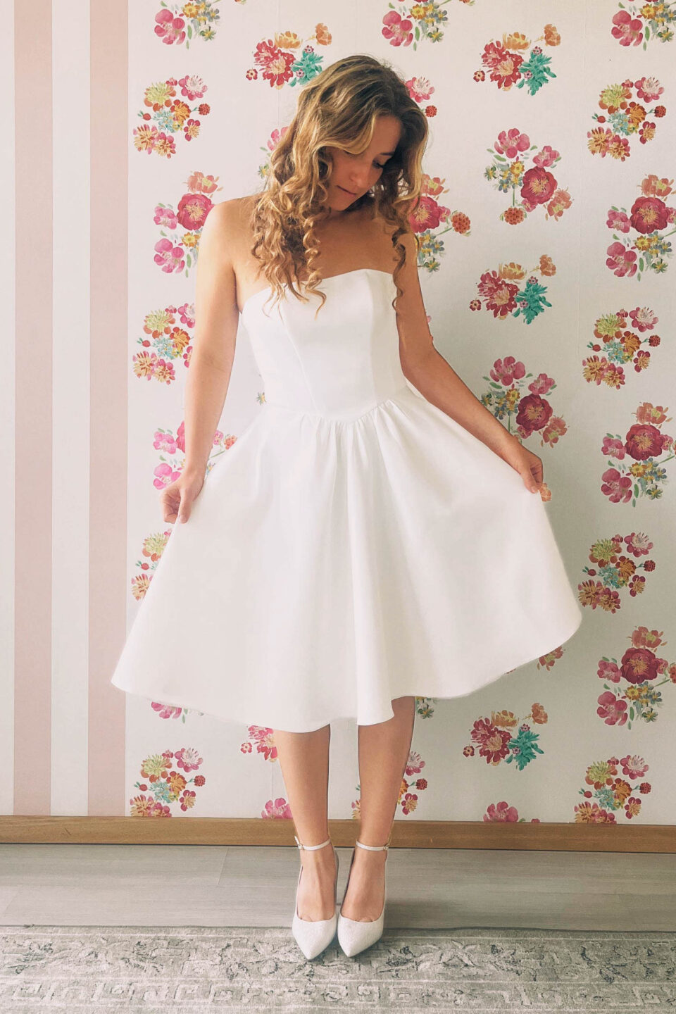 basque waist Brautkleid kurz