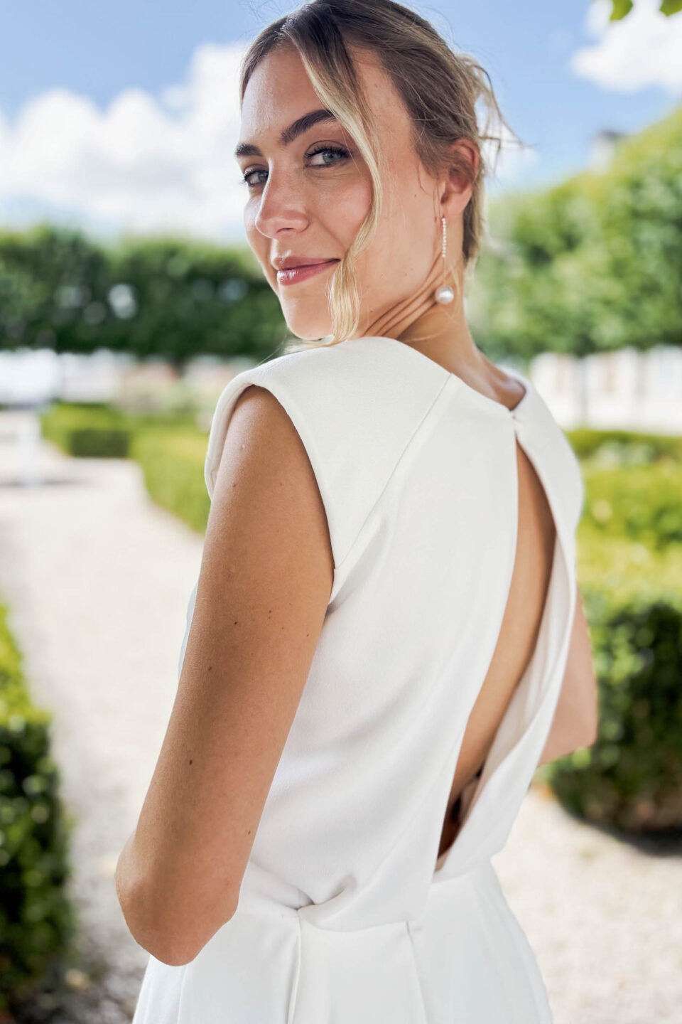 Standesamt Brautkleid mit tiefem Rückenschlitz