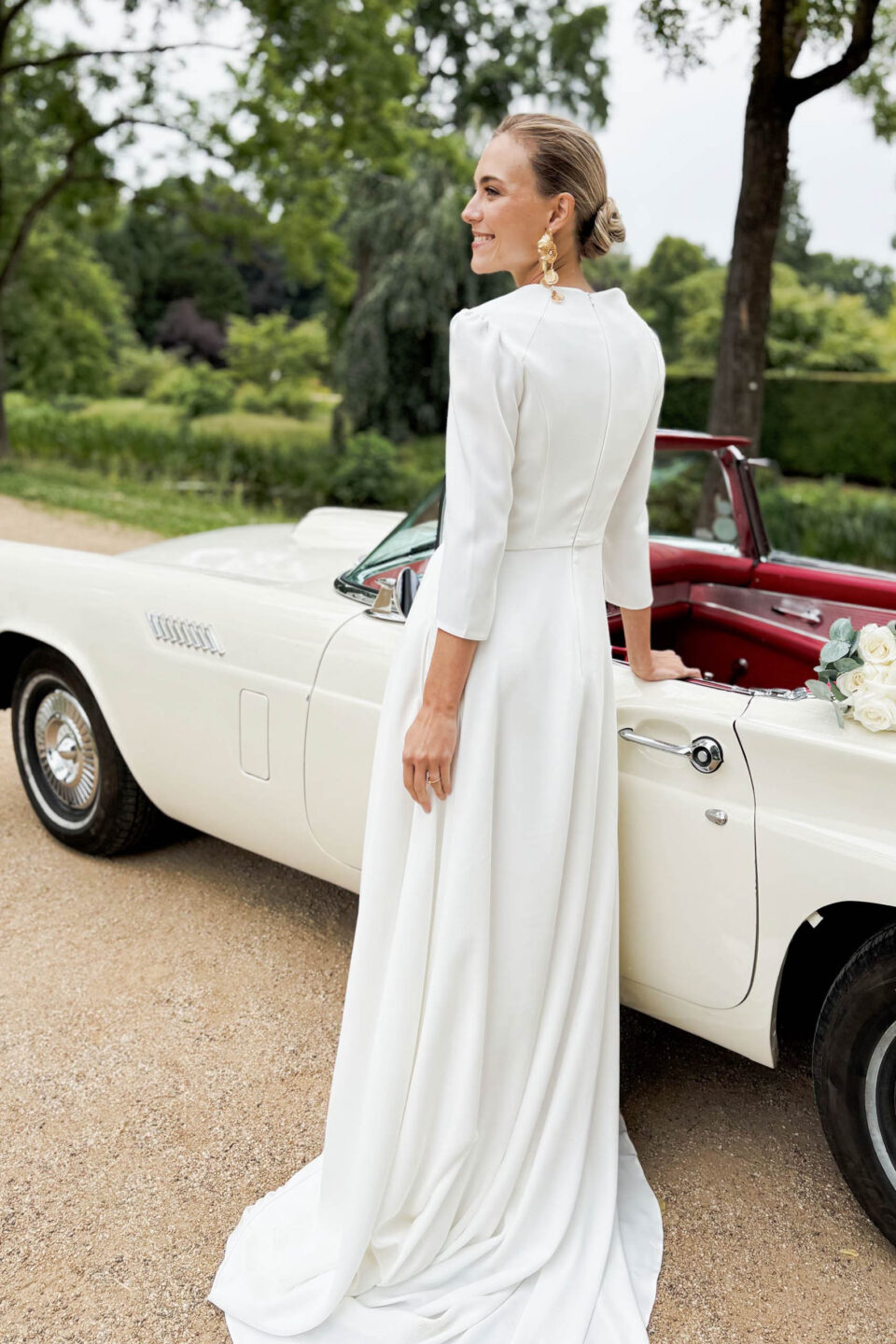 Elegantes Brautkleid mit Arm in 3/4 Länge