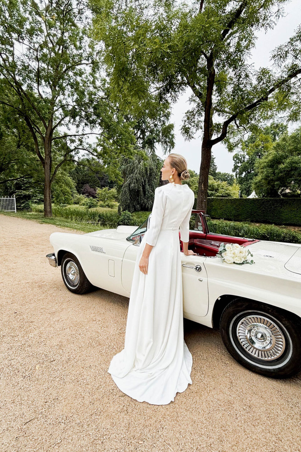 royales Brautkleid mit Schleppe